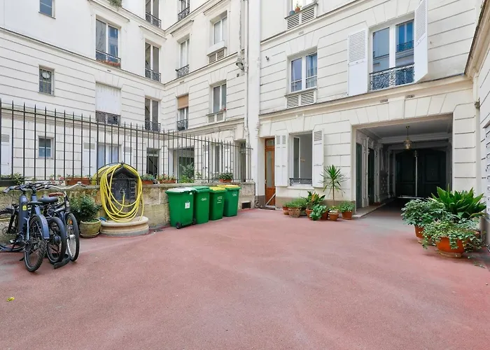 Guestready - Apt. Vintage Au Centre De Appartement Parijs